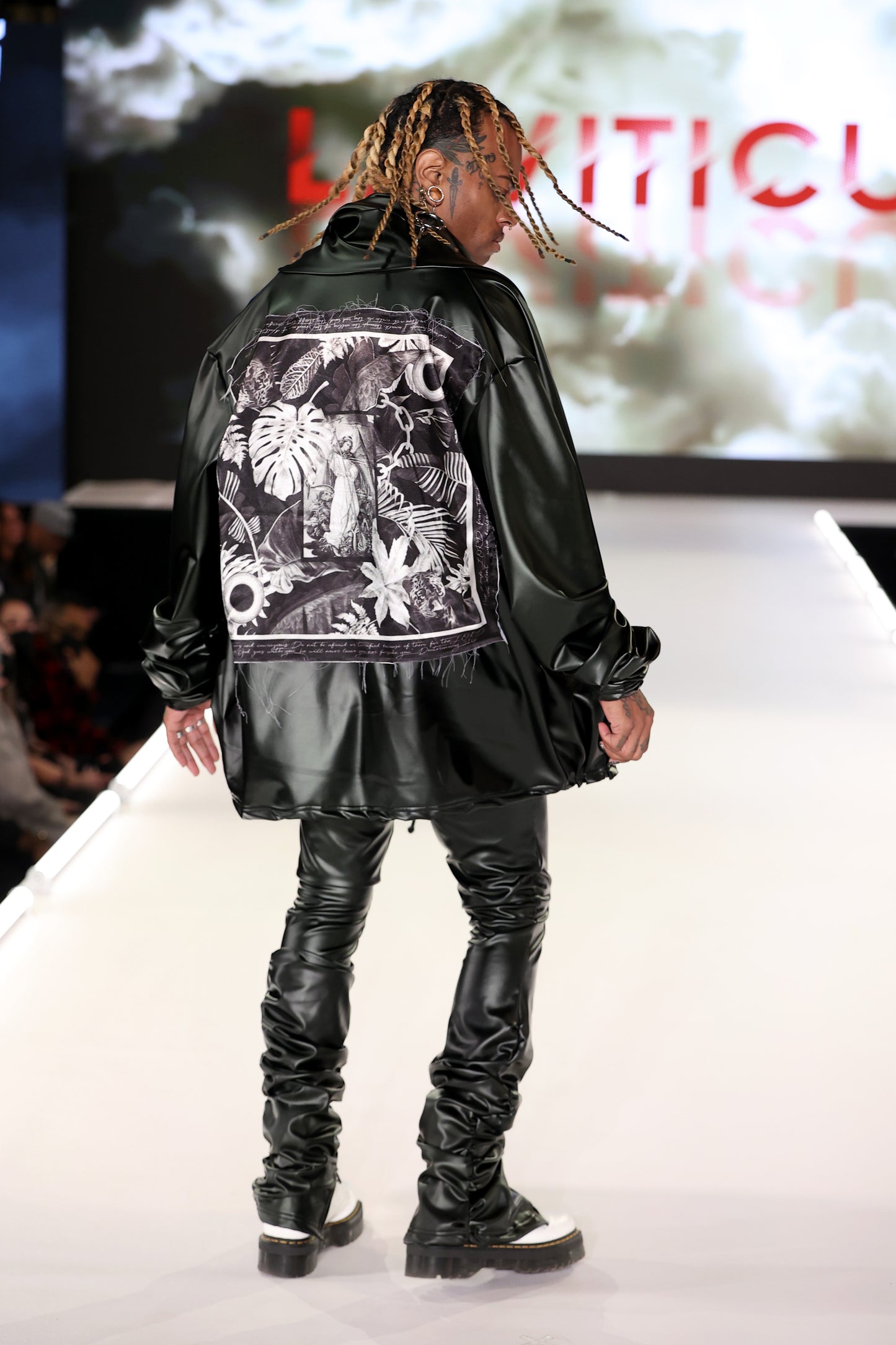 LAVITICUS LEATHER SUIT